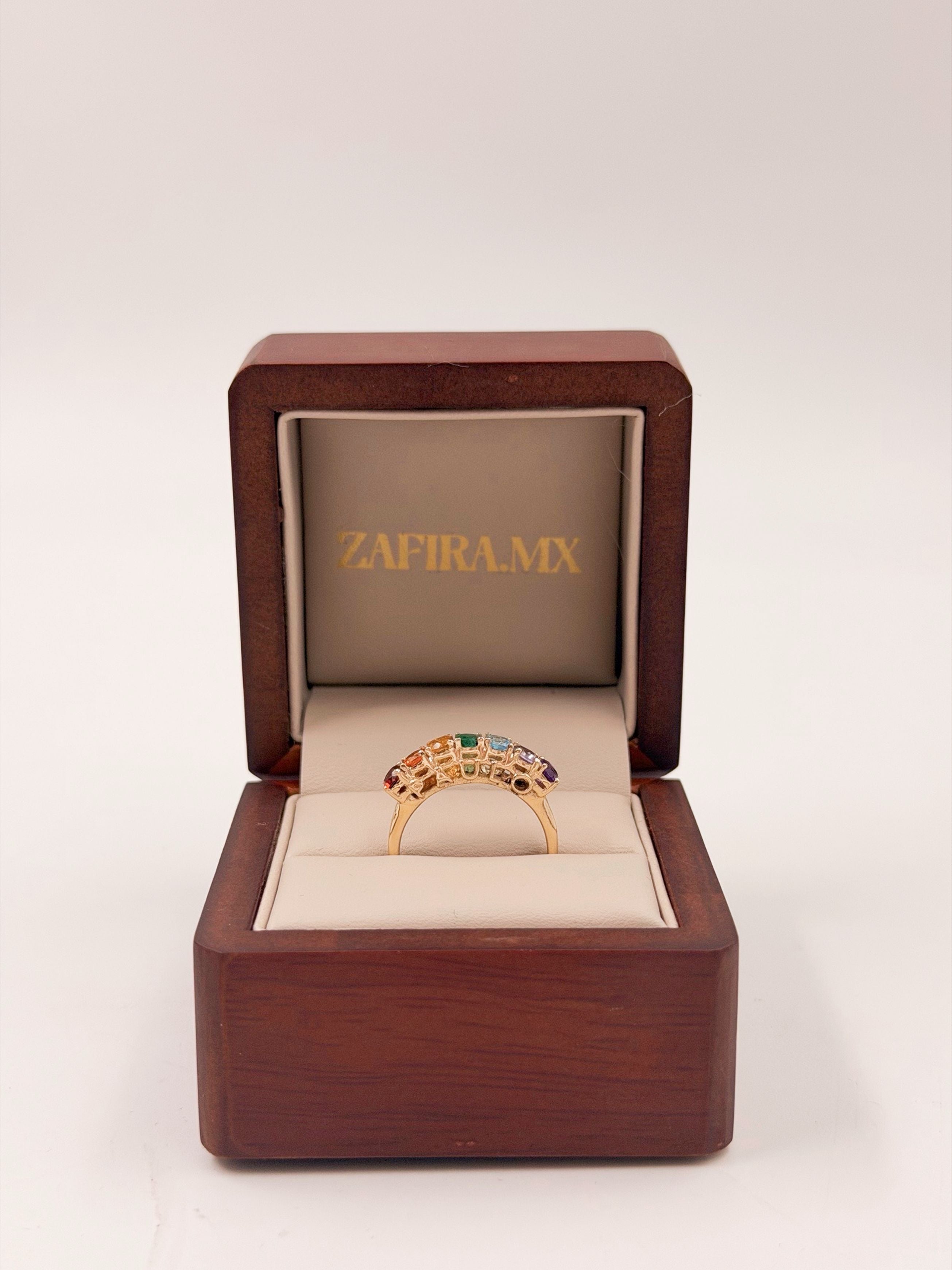 Anillo Mamá con Nombre de Hijo y Piedras - Oro (10k, 14k, 18k) o Plata 0.925