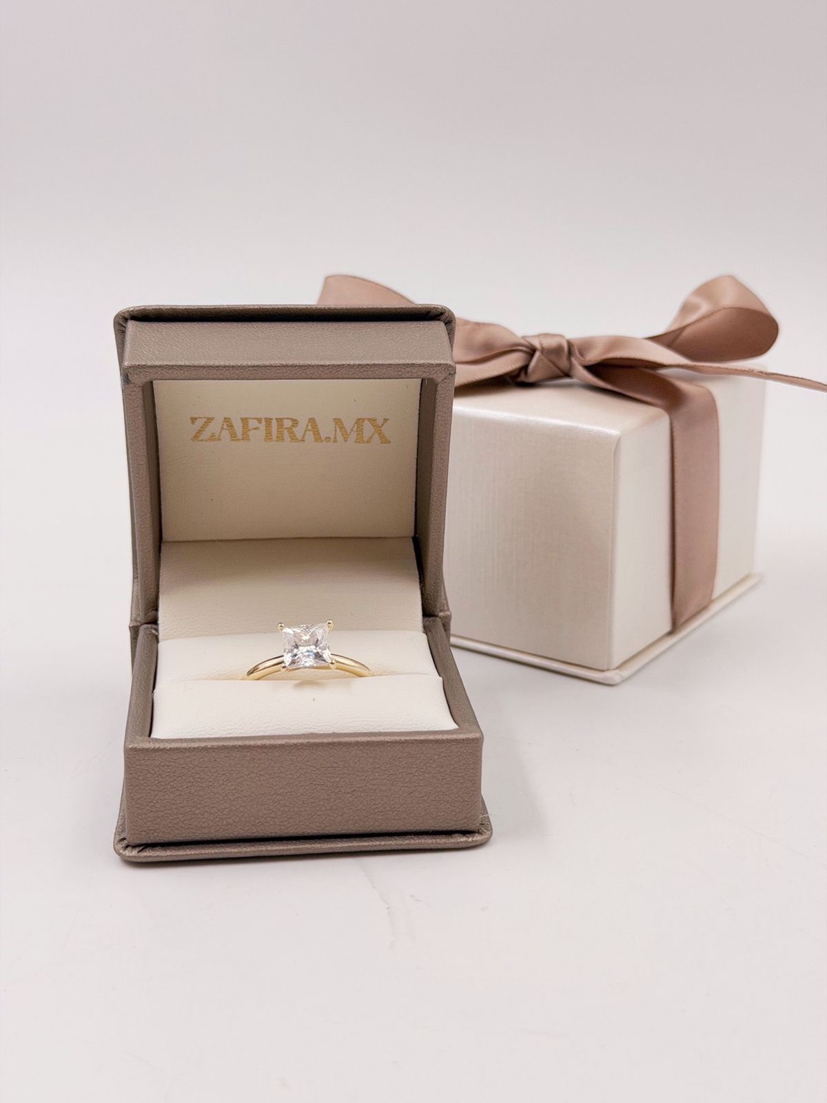 Anillo de Compromiso 2.0ct Corte PRINCESA Solitario - Anillo de Compromiso en Oro (10k, 14k, 18k) o Plata 0.925 y Diamante Lab-Grown o Moissanita