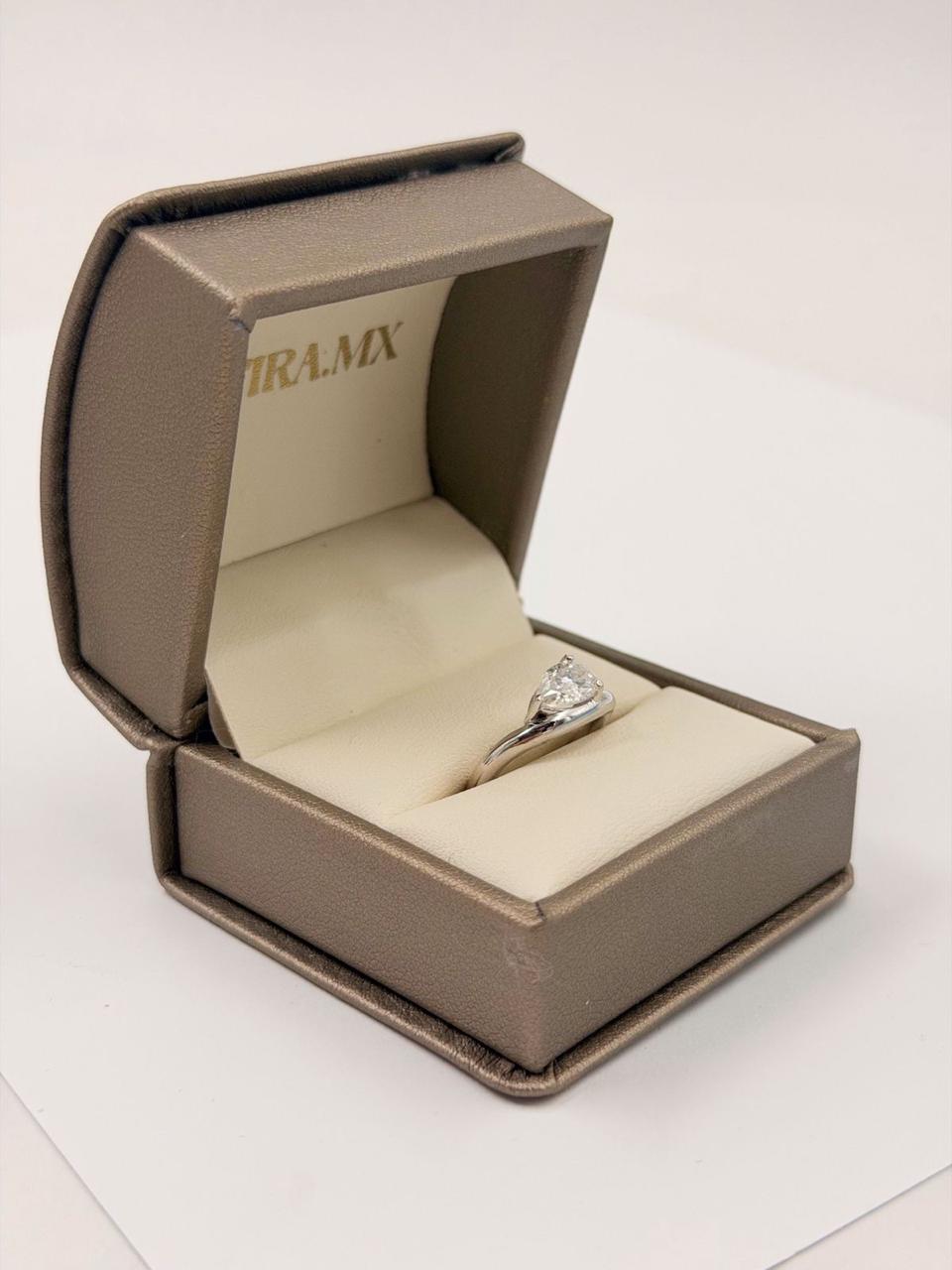 Pinky ring con Moissanita Pera 1ct