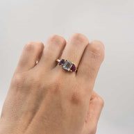 Family Ring 3 piedras Diseño 2 - Anillo Familiar de Oro (10k, 14k, 18k) o Plata 0.925 y Piedras de Nacimiento