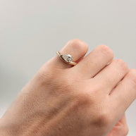 Pinky ring con Moissanita Pera 1ct