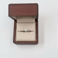 Anillo de Compromiso 1.0ct Corte CORAZÓN Solitario- Anillo de Compromiso en Oro (10k, 14k, 18k) o Plata 0.925 y Diamante Lab-Grown o Moissanita