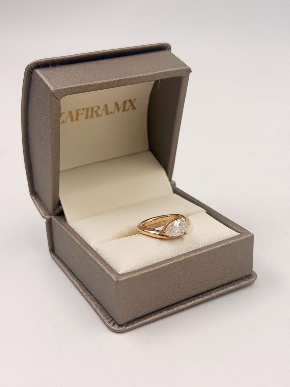 Pinky ring con Moissanita Pera 1ct