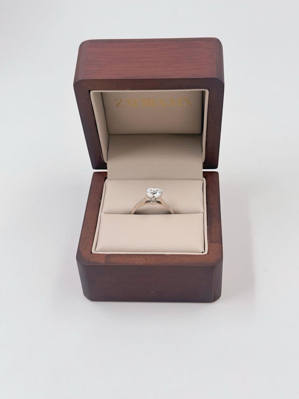 Anillo de Compromiso 1.0ct Corte CORAZÓN Solitario- Anillo de Compromiso en Oro (10k, 14k, 18k) o Plata 0.925 y Diamante Lab-Grown o Moissanita