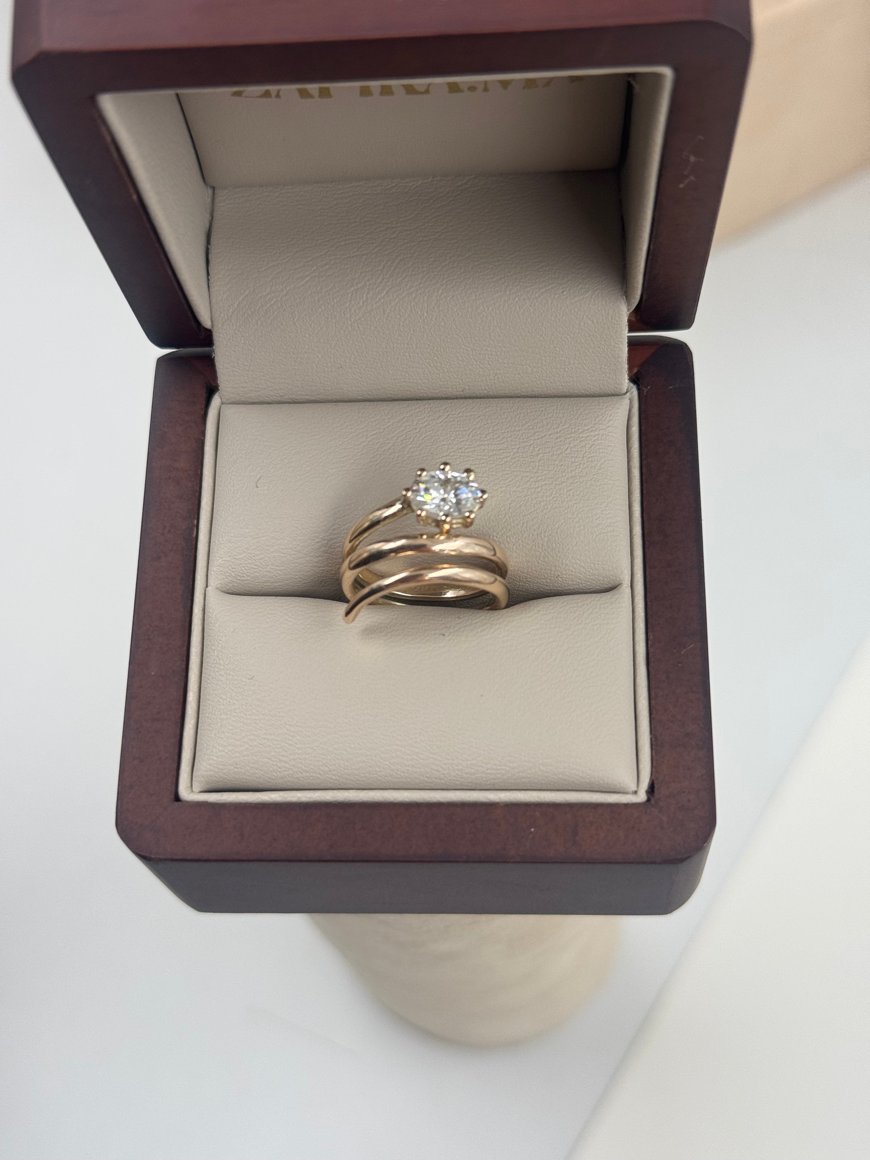 Anillo serpiente 1ct oval moissanita (No pinky Ring) - Joyería Fina en Oro Sólido (10k, 14k, 18k)