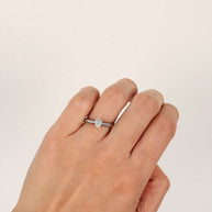 Anillo de Compromiso 0.5ct Pera en Oro (10k, 14k, 18k) o Plata 0.925 y Diamante Lab-Grown o Moissanita