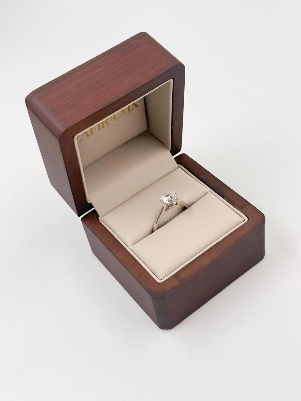 Anillo de Compromiso 1.0ct Corte CORAZÓN Solitario- Anillo de Compromiso en Oro (10k, 14k, 18k) o Plata 0.925 y Diamante Lab-Grown o Moissanita