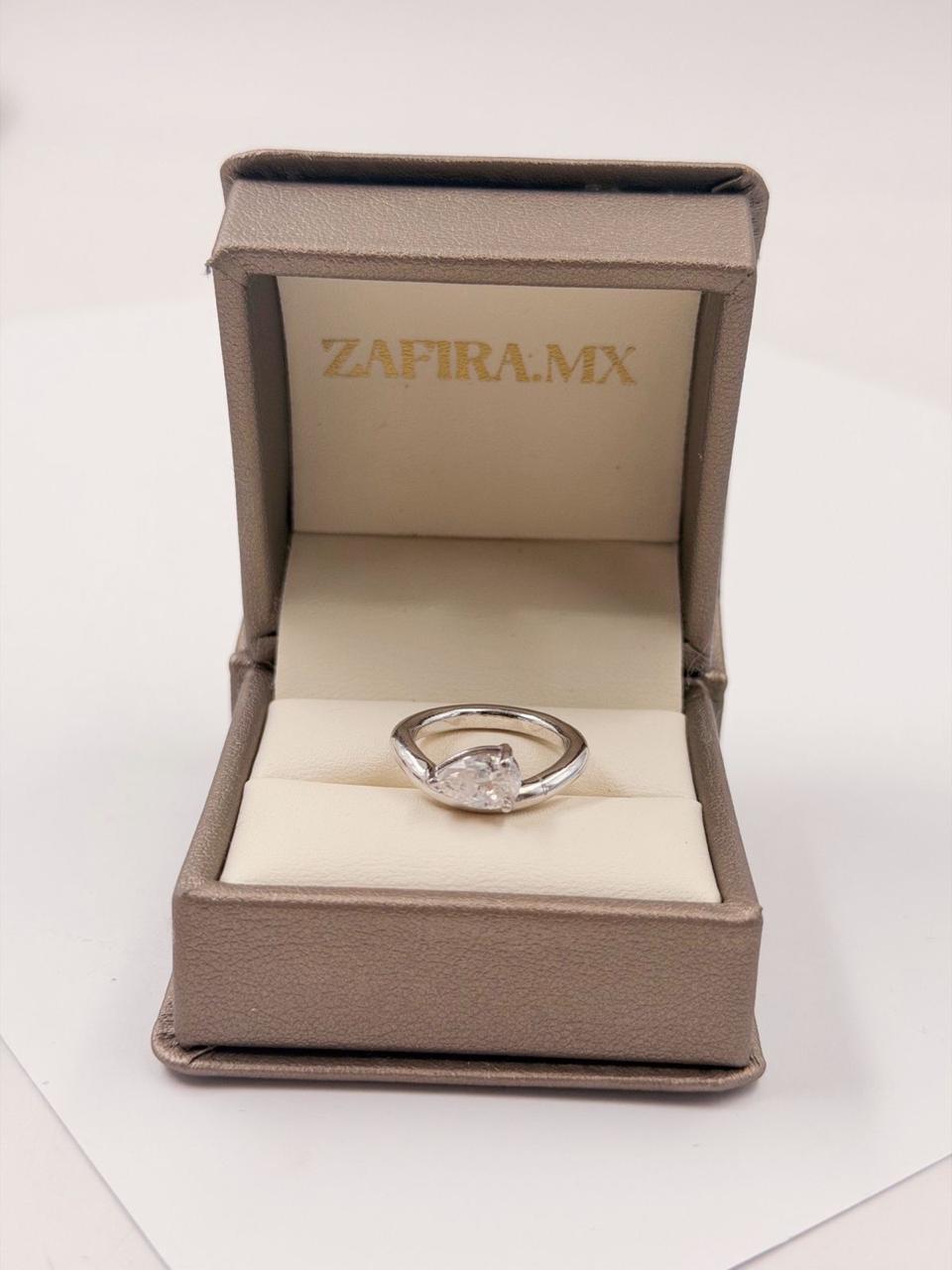 Pinky ring con Moissanita Pera 1ct