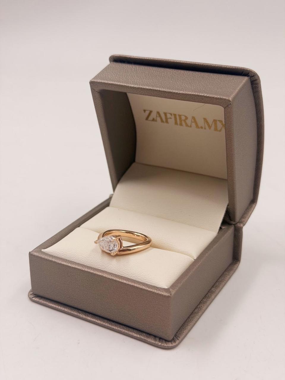 Pinky ring con Moissanita Pera 1ct