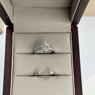 Bridal Set: Anillo Isolde pera (2.0 ct) con banda+ anillo abierto de Peras (0.5 ct) - Anillo de Compromiso set en Oro (10k, 14k, 18k) y Diamante Lab-Grown o Moissanita