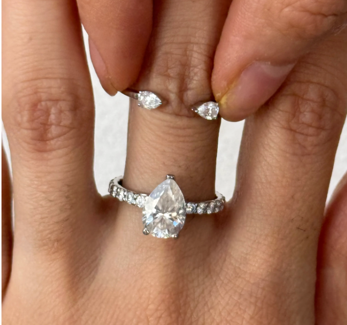 Bridal Set: Anillo Isolde pera (2.0 ct) con banda+ anillo abierto de Peras (0.5 ct) - Anillo de Compromiso set en Oro (10k, 14k, 18k) y Diamante Lab-Grown o Moissanita