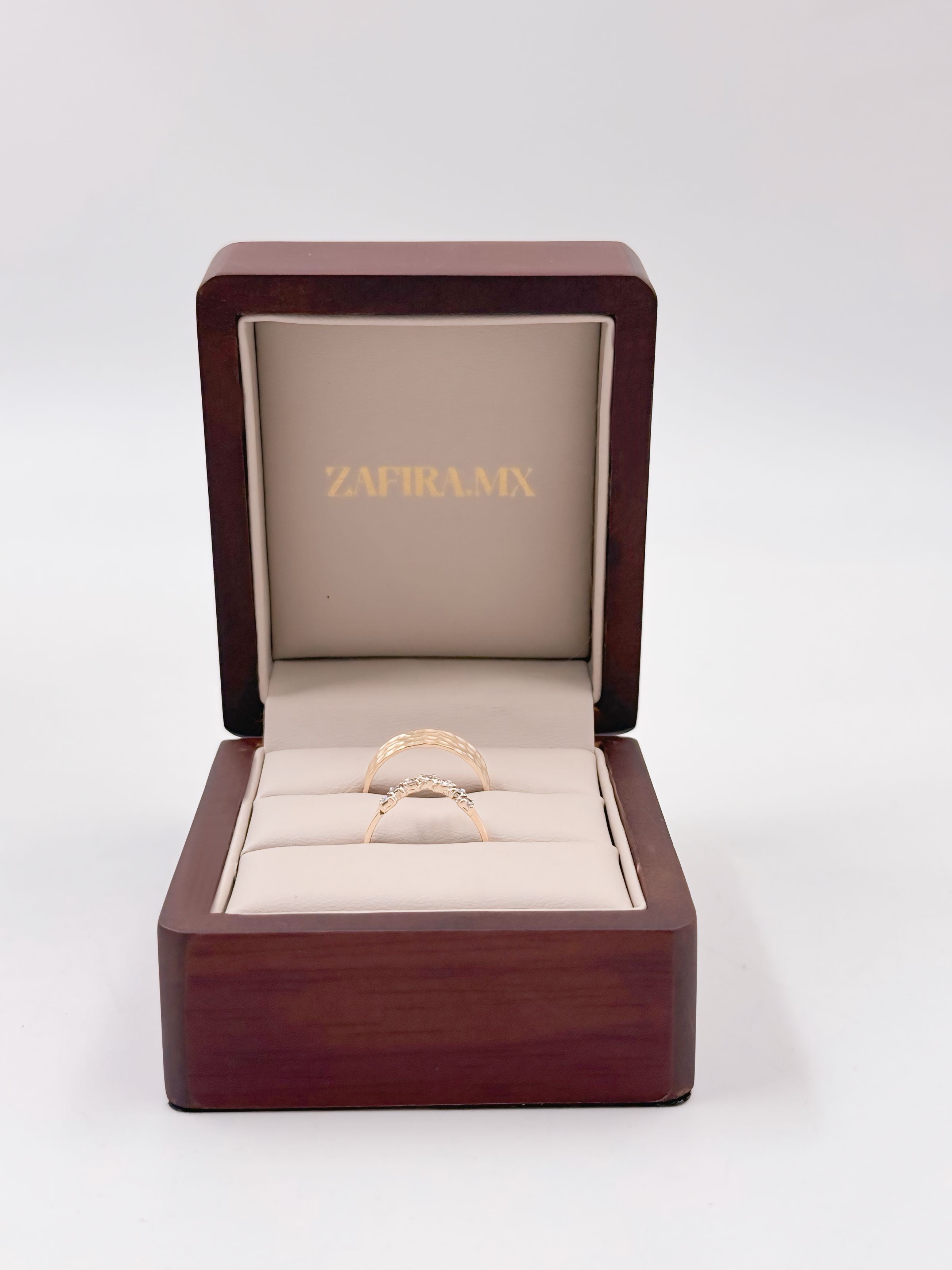 Argolla Corona con incrustaciones Moissanita - Oro solido (10k, 14k, 18k)