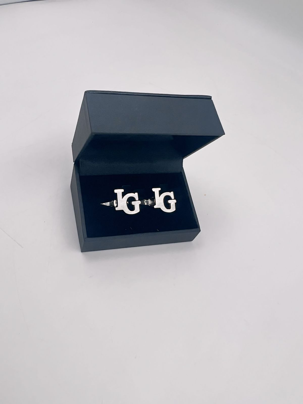 Mancuernillas Iniciales (Silueta) - Oro Sólido (10k, 14k, 18k) o Plata 0.925