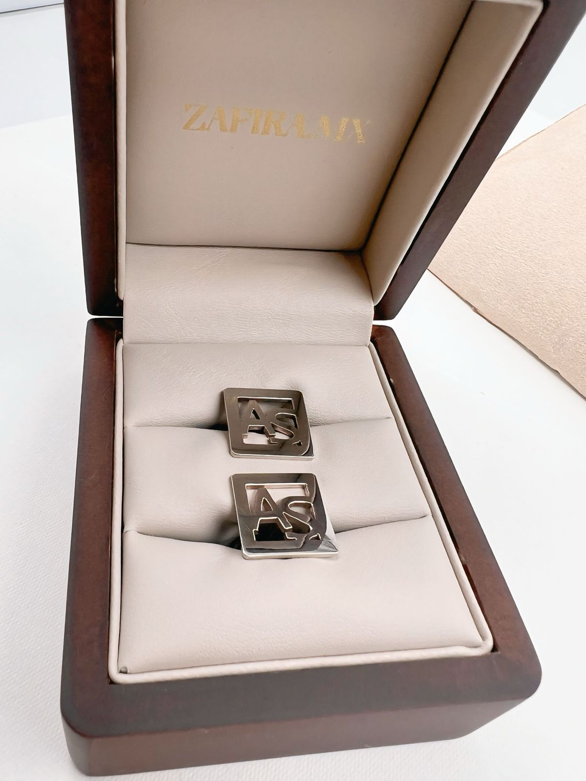 Mancuernillas Iniciales con Marco - Oro Sólido (10k, 14k, 18k) o Plata 0.925