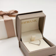 Collar con Dije y Diamante de Laboratorio — Elegancia Sutil