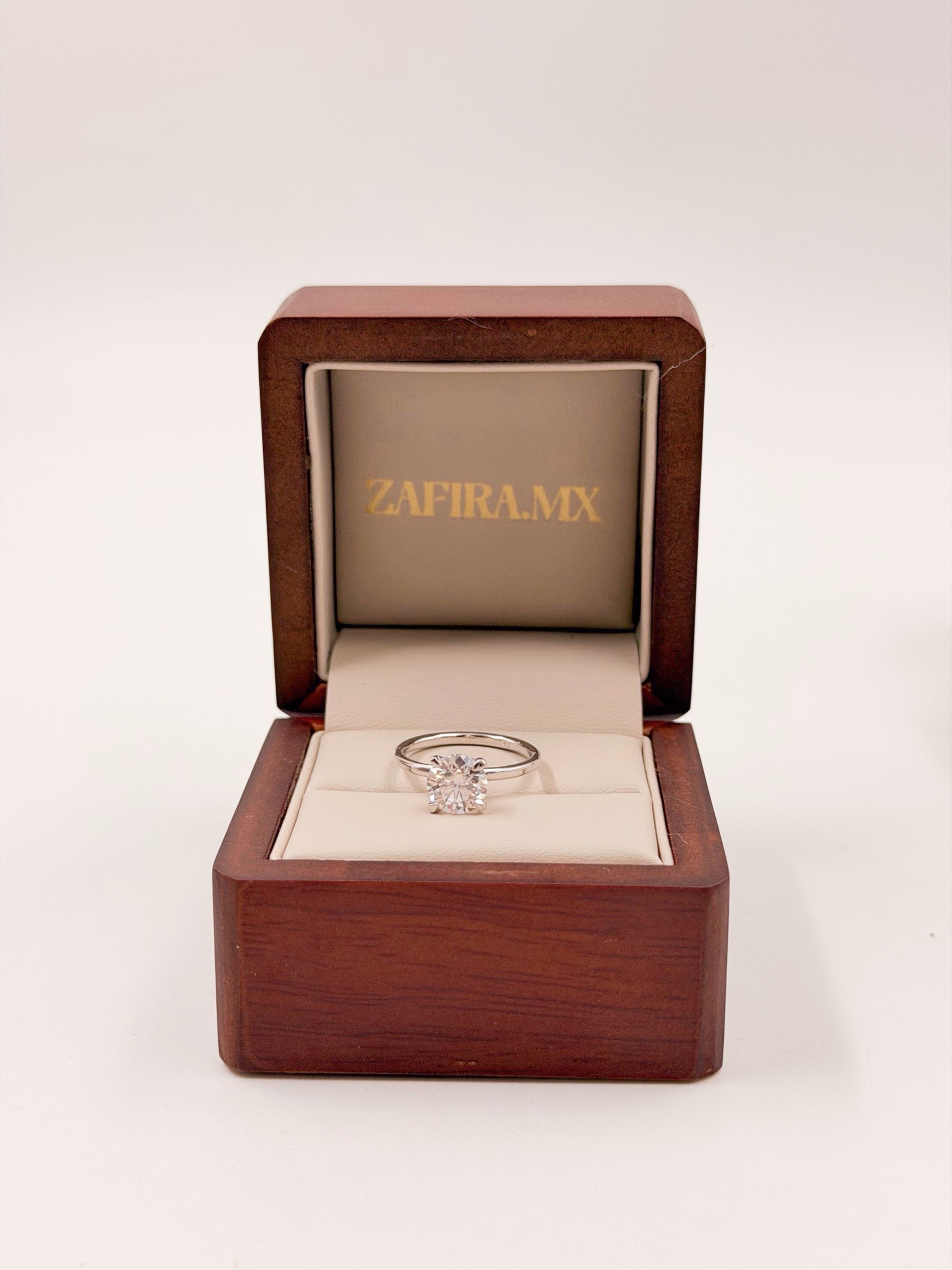 Anillo de Compromiso 1.5ct Corte REDONDO Solitario 4 prongs