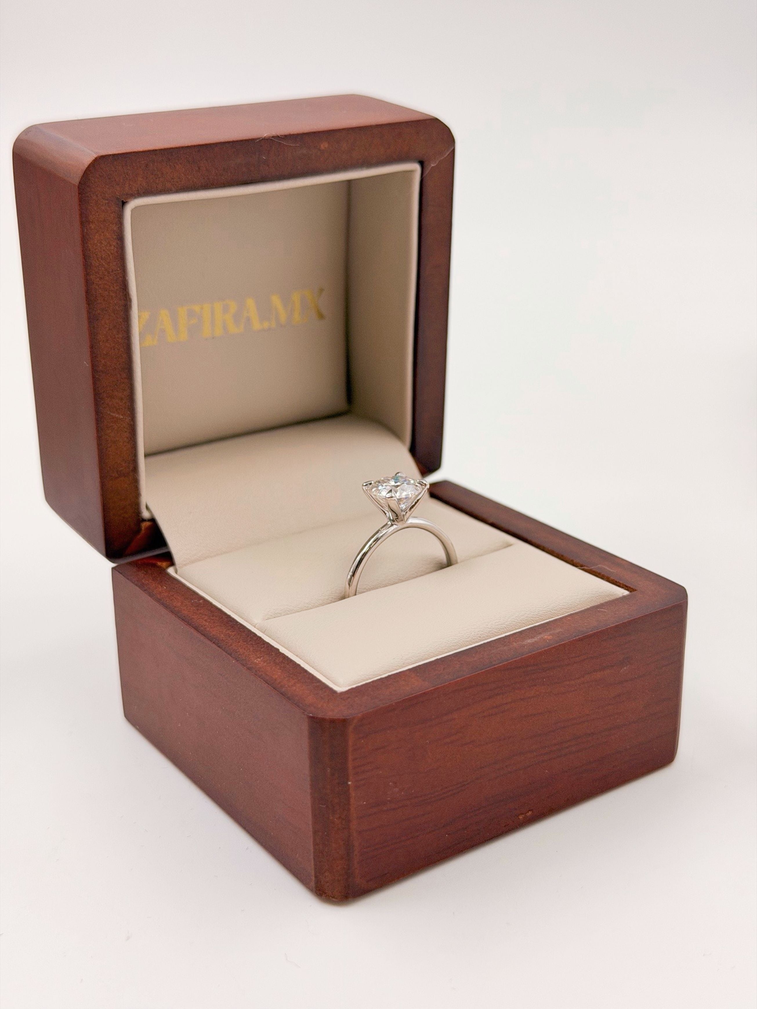 Anillo de Compromiso 1.5ct Corte REDONDO Solitario 4 prongs