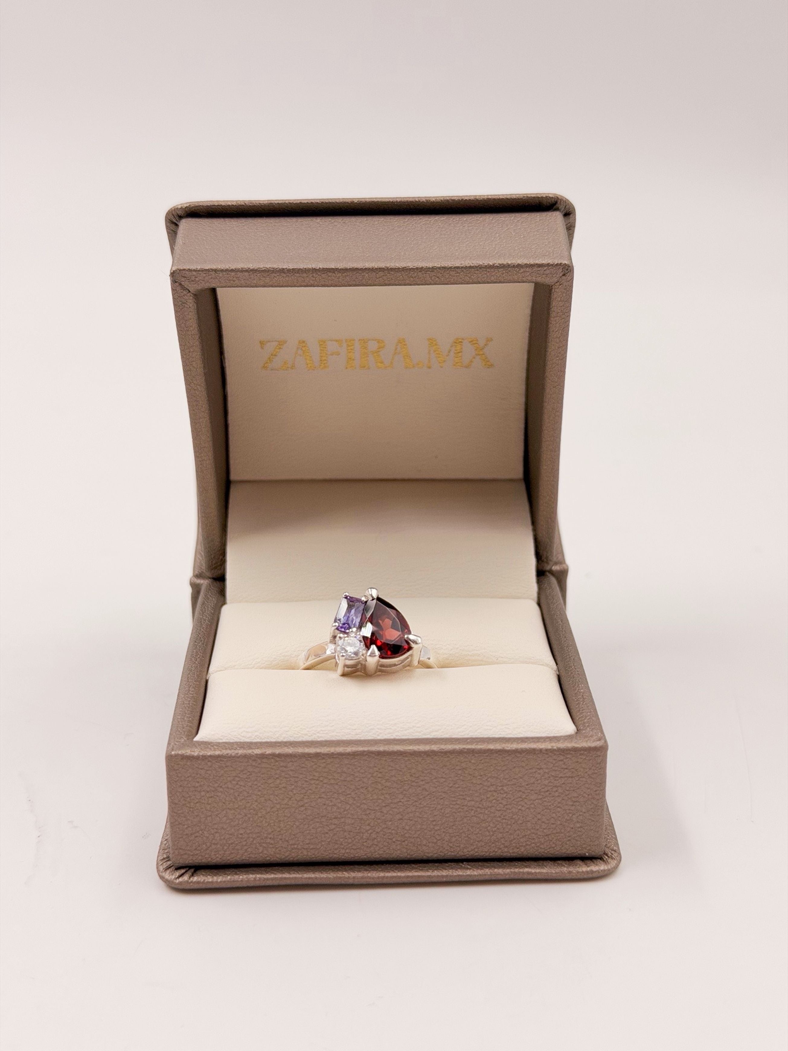 Family Ring 3 piedras Diseño 1 - Anillo Familiar de Oro (10k, 14k, 18k) o Plata 0.925 y Piedras de Nacimiento