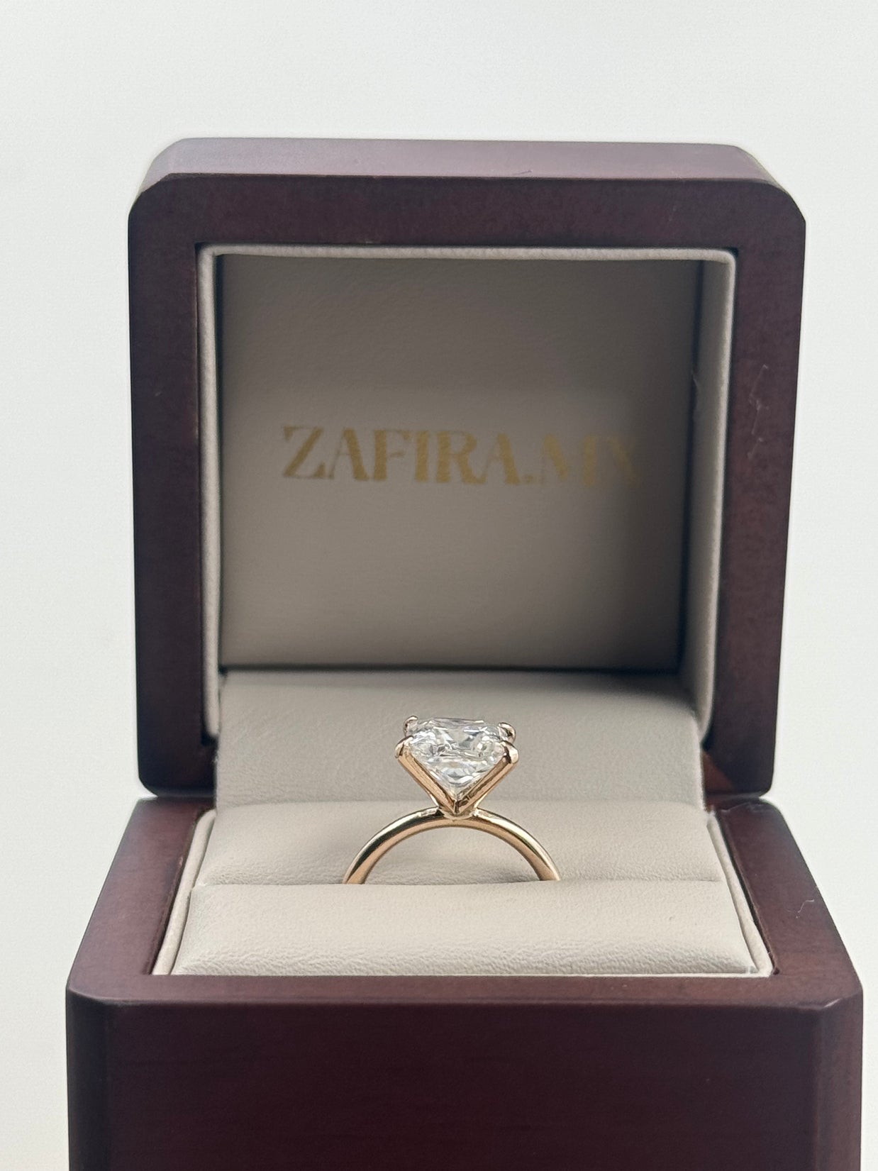 Anillo de Compromiso Vesper 3.5ct Corte PRINCESA Solitario- Anillo de Compromiso en Oro (10k, 14k, 18k) o Plata 0.925 y Diamante Lab-Grown o Moissanita