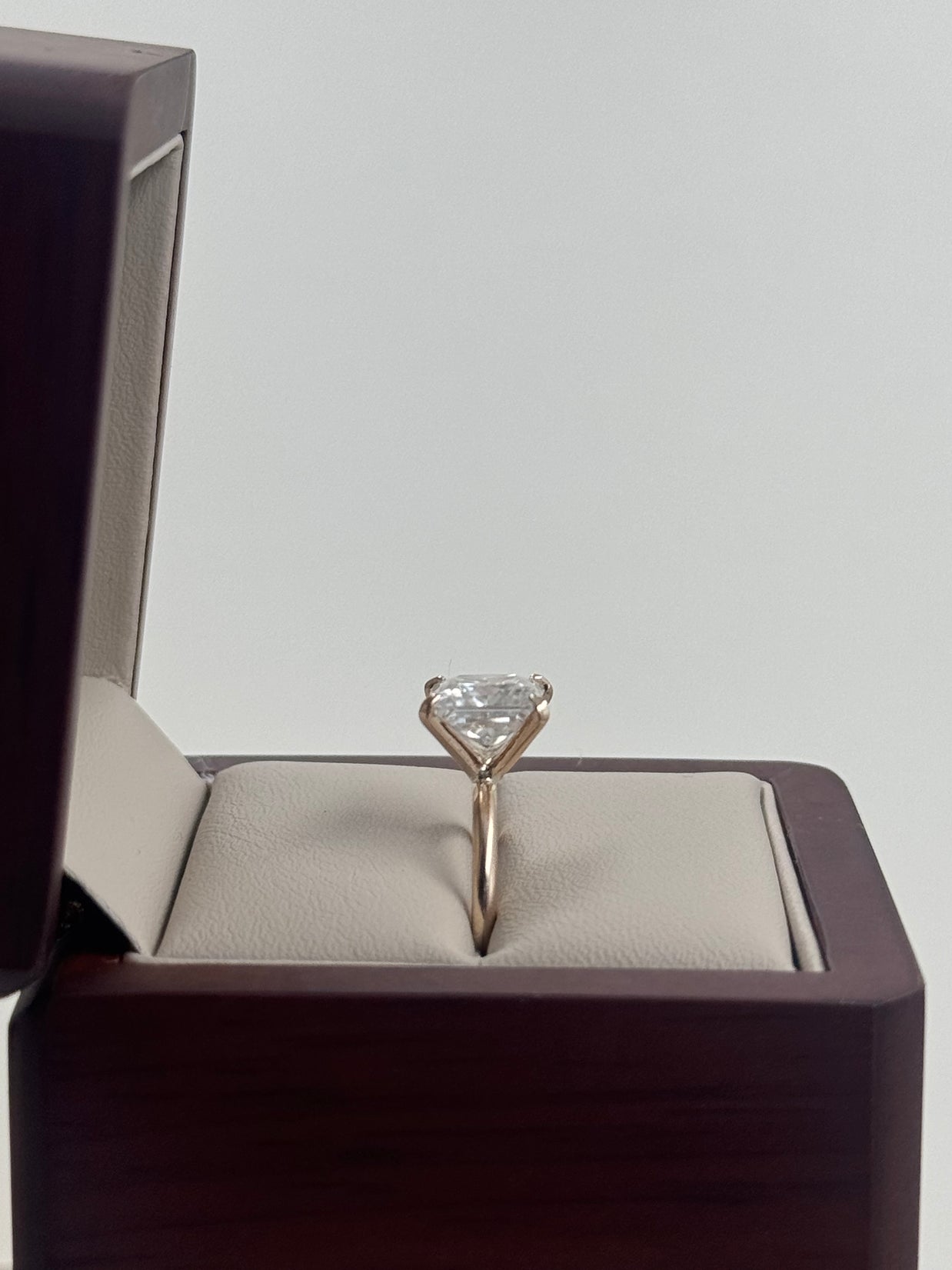 Anillo de Compromiso Vesper 3.5ct Corte PRINCESA Solitario- Anillo de Compromiso en Oro (10k, 14k, 18k) o Plata 0.925 y Diamante Lab-Grown o Moissanita