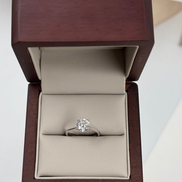 Anillo de Compromiso Luna 1ct Corte REDONDO Solitario- Anillo de Compromiso en Oro (10k, 14k, 18k) o Plata 0.925 y Diamante Lab-Grown o Moissanita