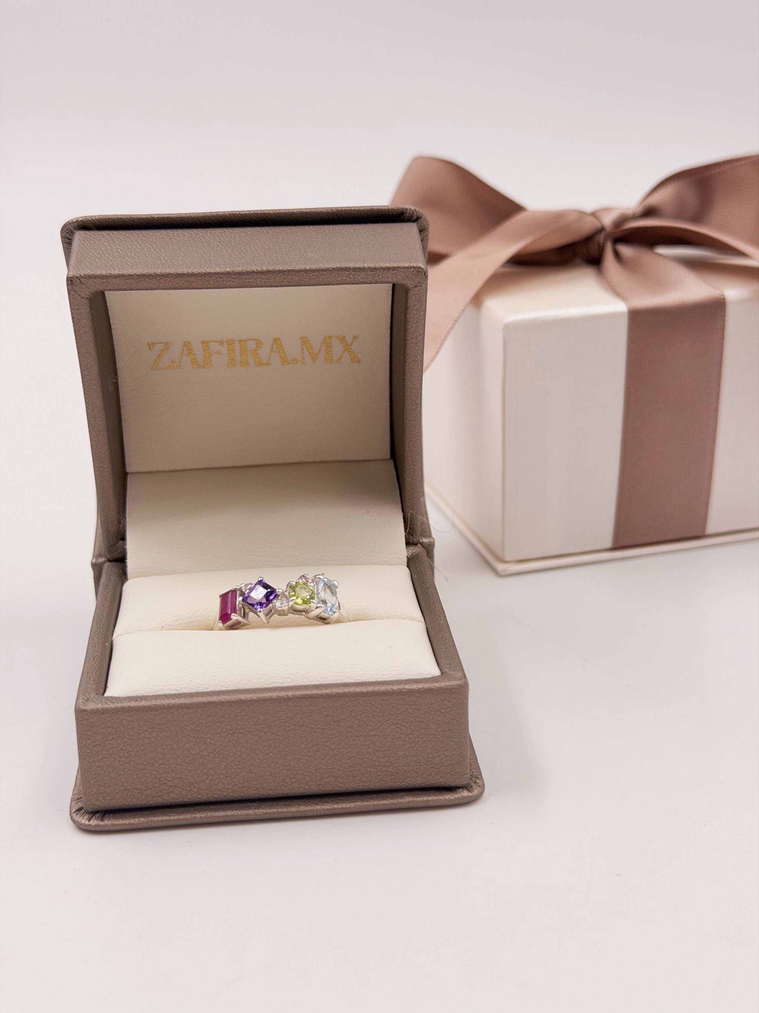 Family Ring 4 piedras Diseño 5 - Anillo Familiar de Oro (10k, 14k, 18k) o Plata 0.925 y Piedras de Nacimiento