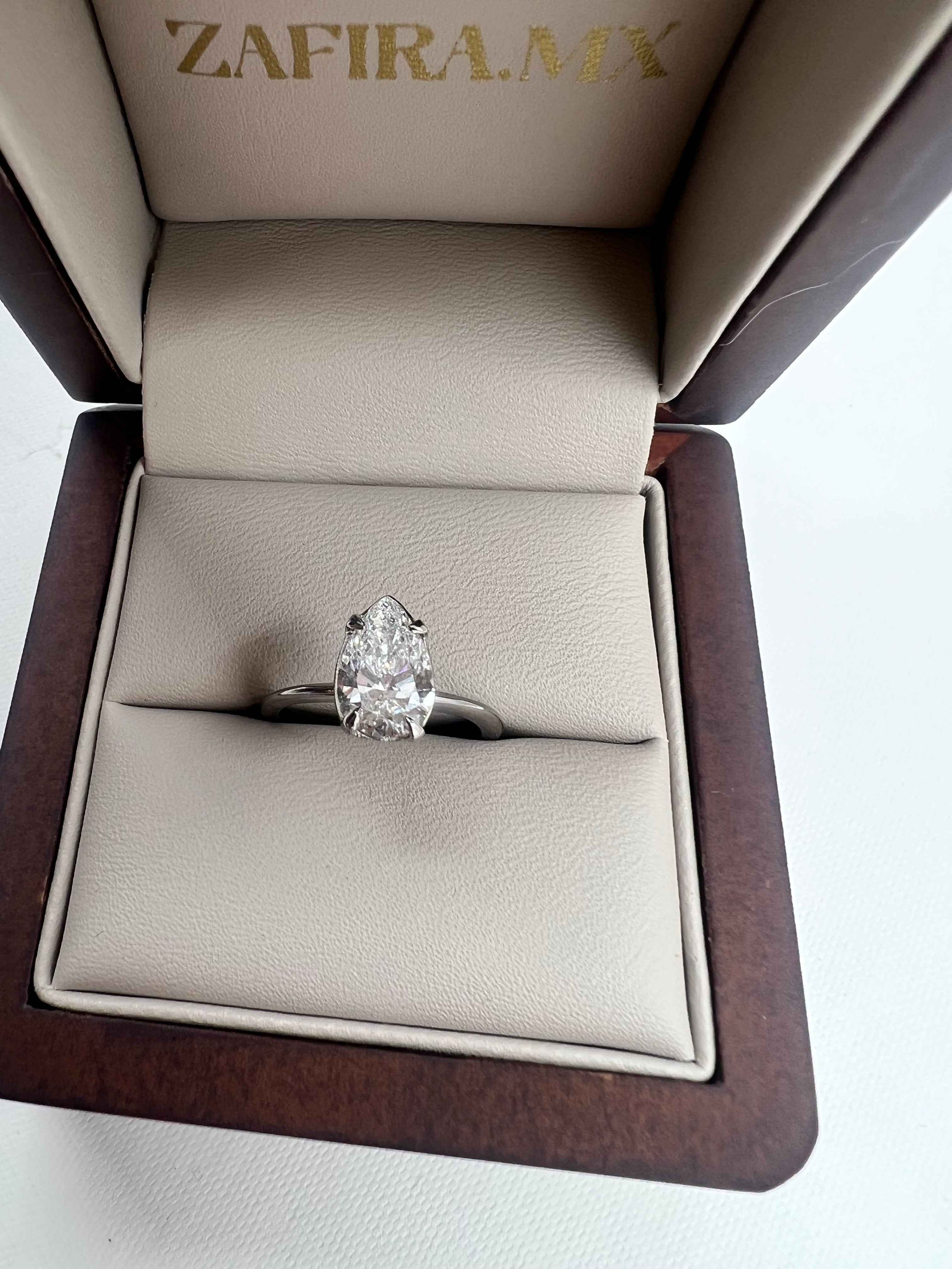 Anillo de Compromiso 1.5ct PERA Solitario - Anillo de Compromiso en Oro (10k, 14k, 18k) o Plata 0.925 y Diamante Lab-Grown o Moissanita