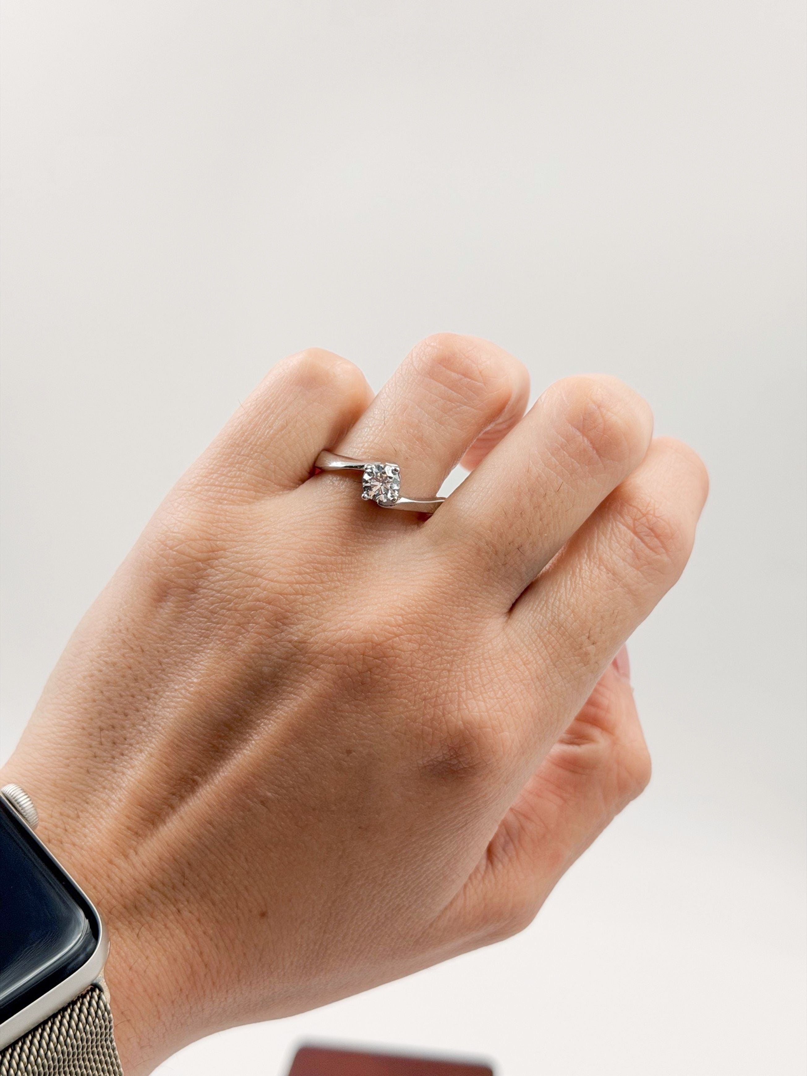 Anillo de Compromiso 1.0ct Corte REDONDO Eternity- Anillo de Compromiso en Oro (10k, 14k, 18k) o Plata y Diamante Lab-Grown o Moissanita