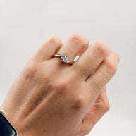 Anillo de Compromiso 1.0ct Corte REDONDO Eternity- Anillo de Compromiso en Oro (10k, 14k, 18k) o Plata y Diamante Lab-Grown o Moissanita