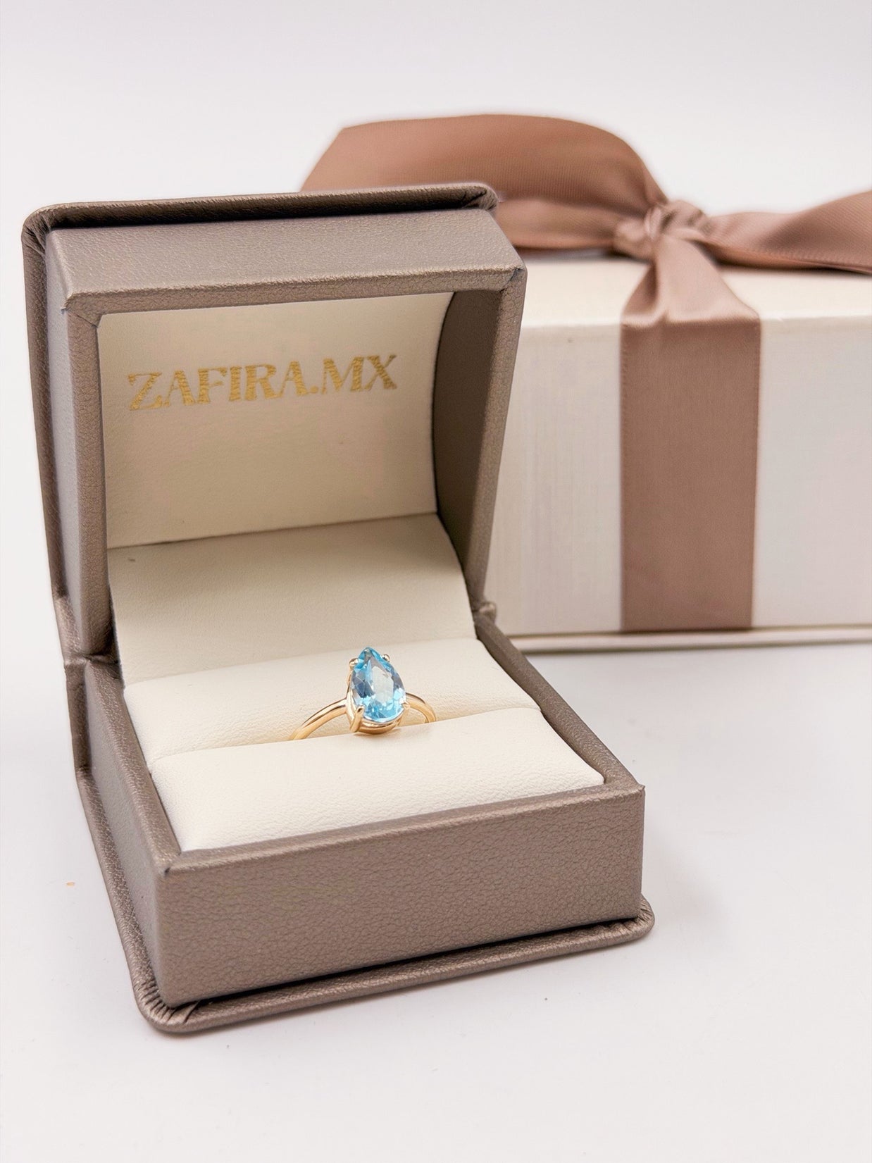 Anillo Solitario Pera Topacio Azul - Joyería Fina en Oro Sólido (10k, 14k, 18k) o plata 0.925