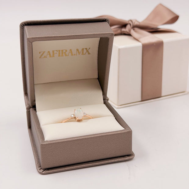 Anillo Ópalo con Moissanitas laterales - Joyería Fina en Oro Sólido (10k, 14k, 18k) o plata 0.925