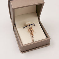 Collar abrazo mamá e hijo dos oros - Joyería Personalizada en Oro (10k, 14k, 18k) o Plata