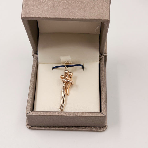 Collar abrazo mamá e hijo dos oros - Joyería Personalizada en Oro (10k, 14k, 18k) o Plata