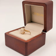 Anillo de Compromiso 1.0ct Corte Esmeralda con Halo