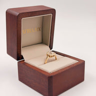 Anillo de Compromiso 1.0ct Corte Esmeralda con Halo