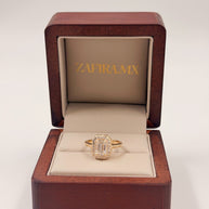 Anillo de Compromiso 1.0ct Corte Esmeralda con Halo