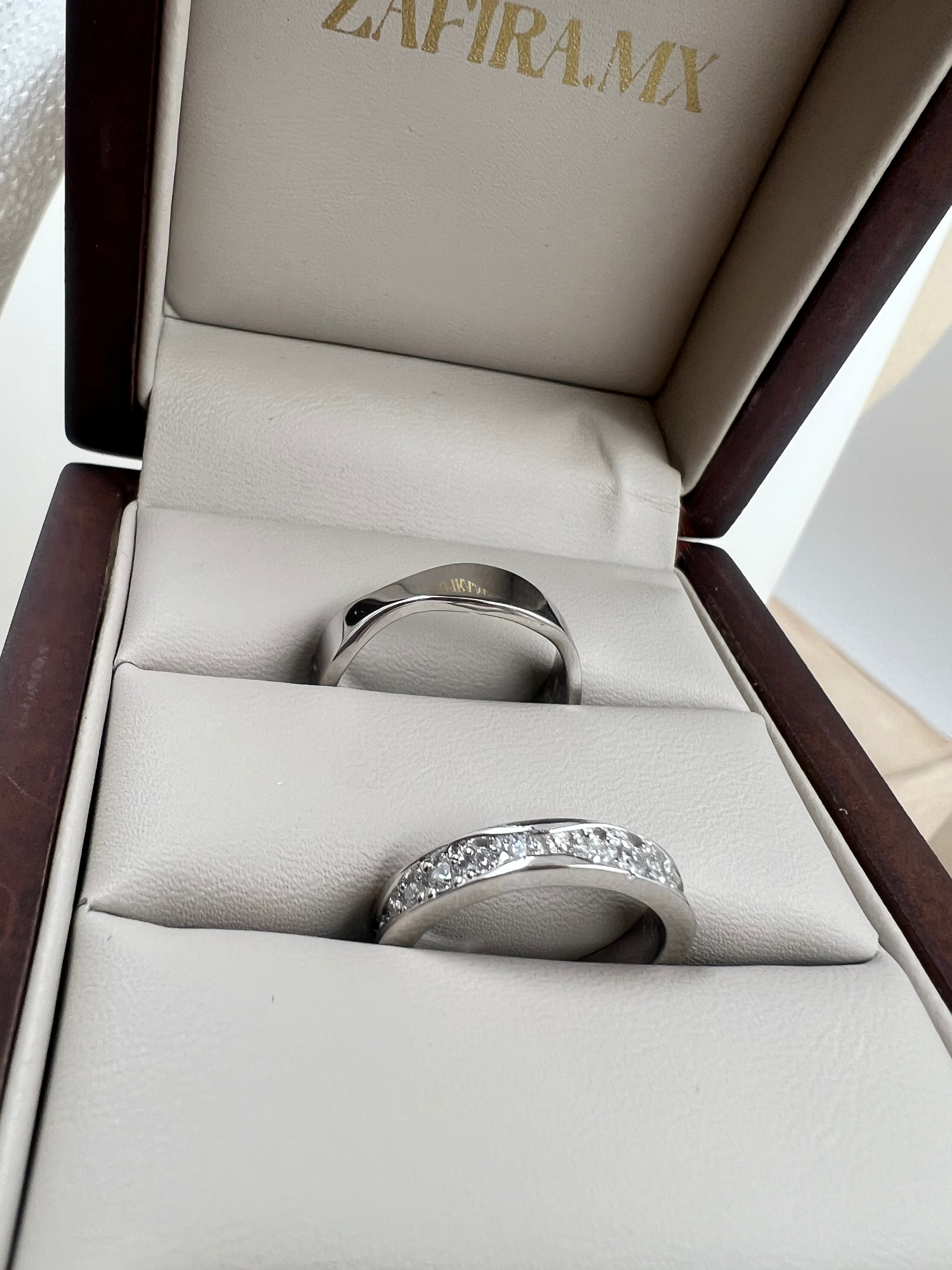 Argollas Anilu con incrustaciones Diamante