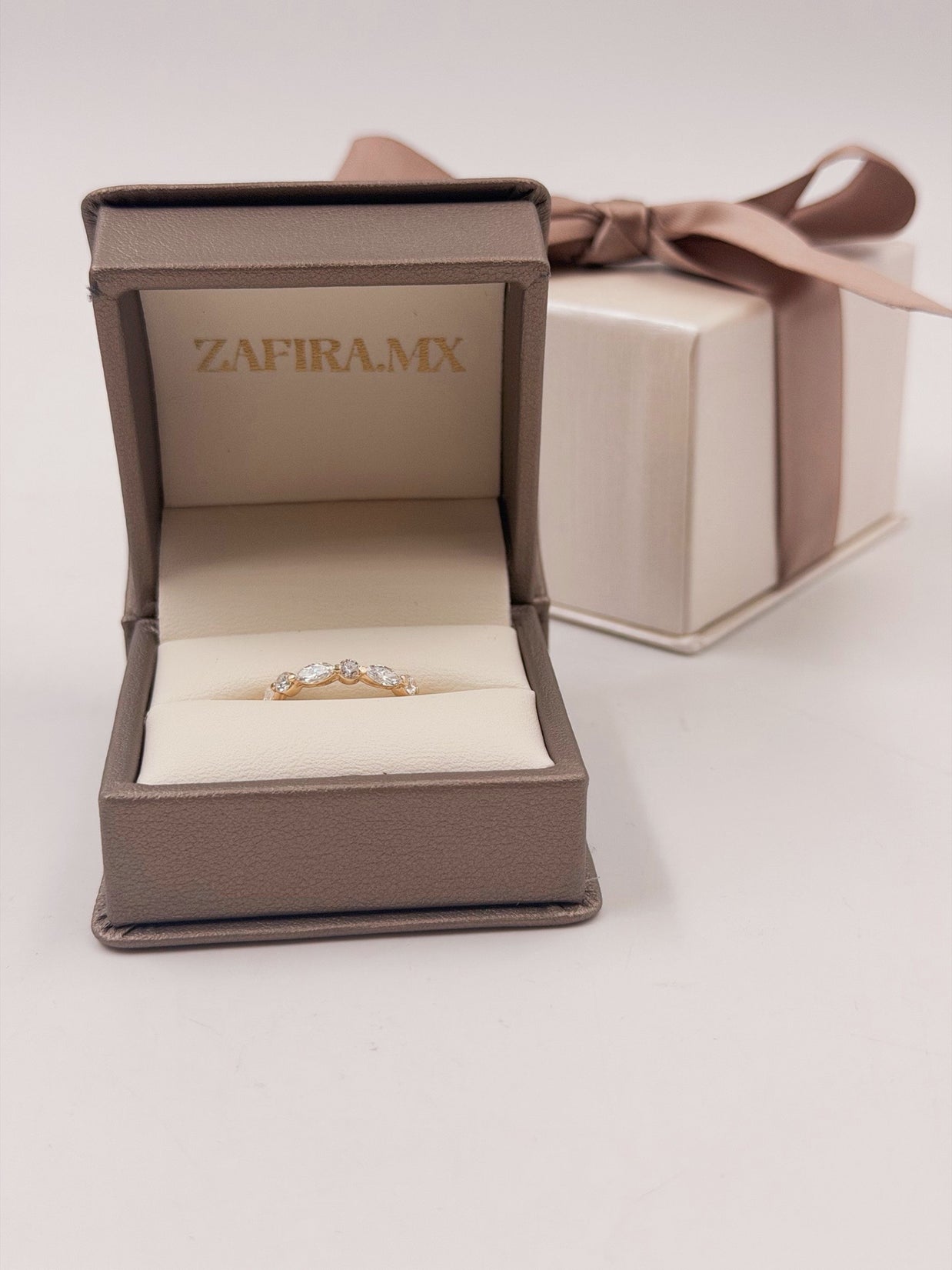 Anillo Media Churumbela Grecia Alternada Marquise y Piedra Redonda- Joyería Fina en Oro Sólido (10k, 14k, 18k) o plata 0.925