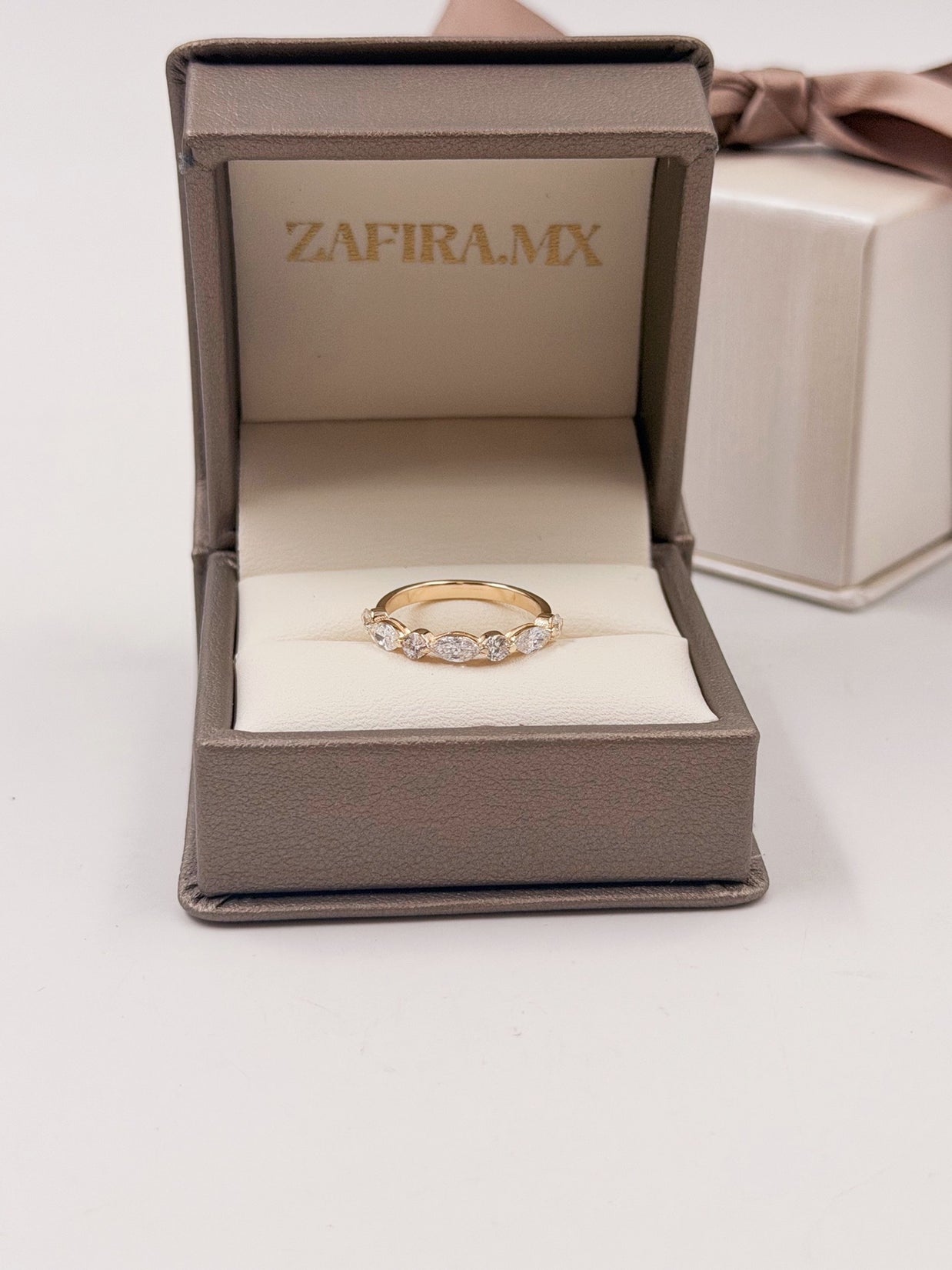 Anillo Media Churumbela Grecia Alternada Marquise y Piedra Redonda- Joyería Fina en Oro Sólido (10k, 14k, 18k) o plata 0.925