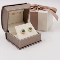 Arete Esmeralda con Halo - Aretes de Oro (10k, 14k, 18k) y Piedras Preciosas