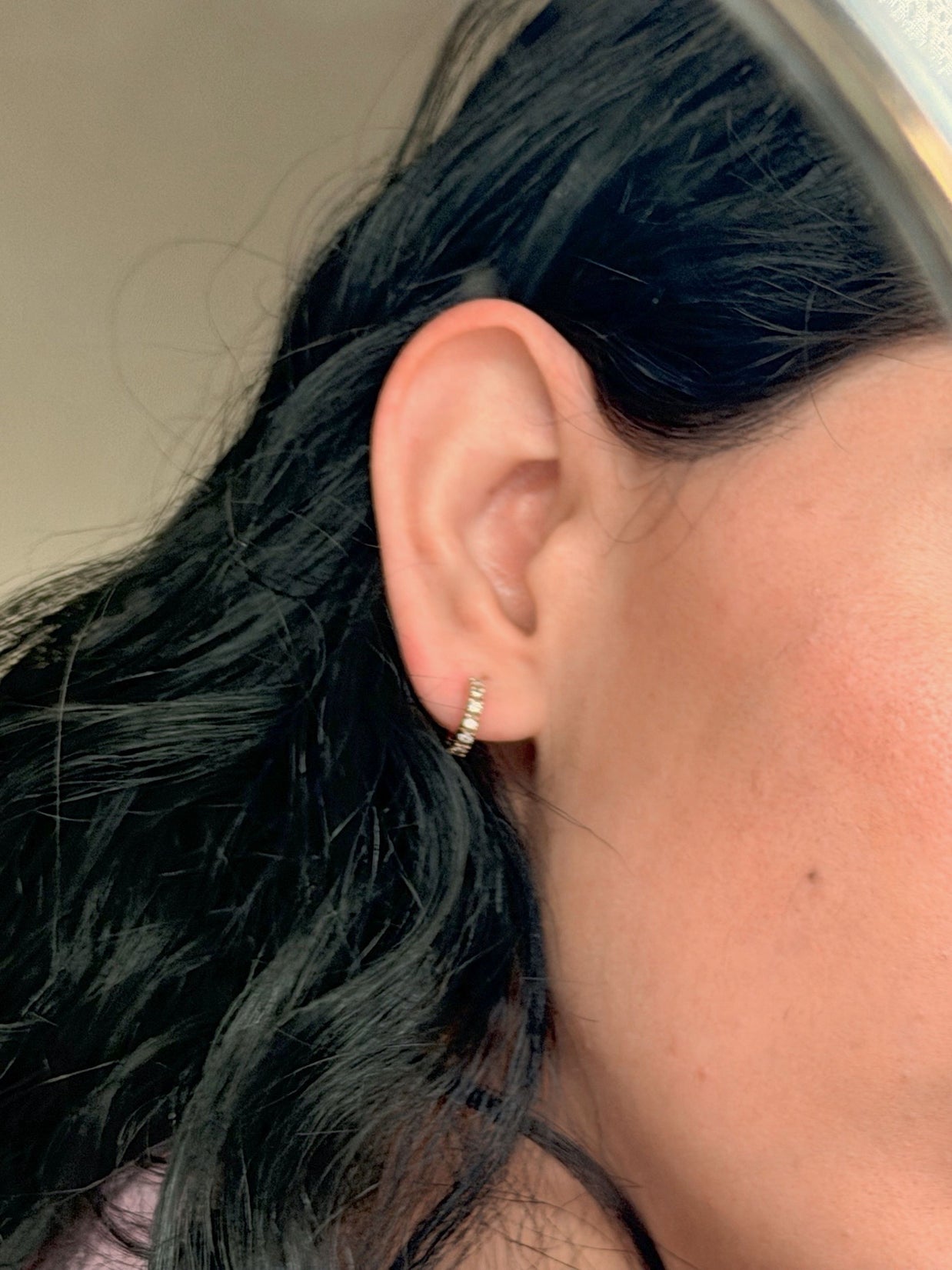 Arete huggies con brillantes - Aretes de Oro (10k, 14k y 18k) y Plata 0.925