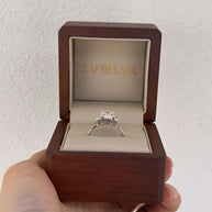 Anillo de Compromiso Echo 2.60 Corte ESMERALDA trilogy- Anillo de Compromiso en Oro (10k, 14k, 18k) o Plata 0.925 y Diamante Lab-Grown o Moissanita