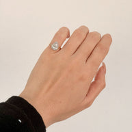 Pinky Ring Gala 1.0ct Corte Pera con Halo - Joyería Fina en Oro Sólido (10k, 14k, 18k) o plata 0.925