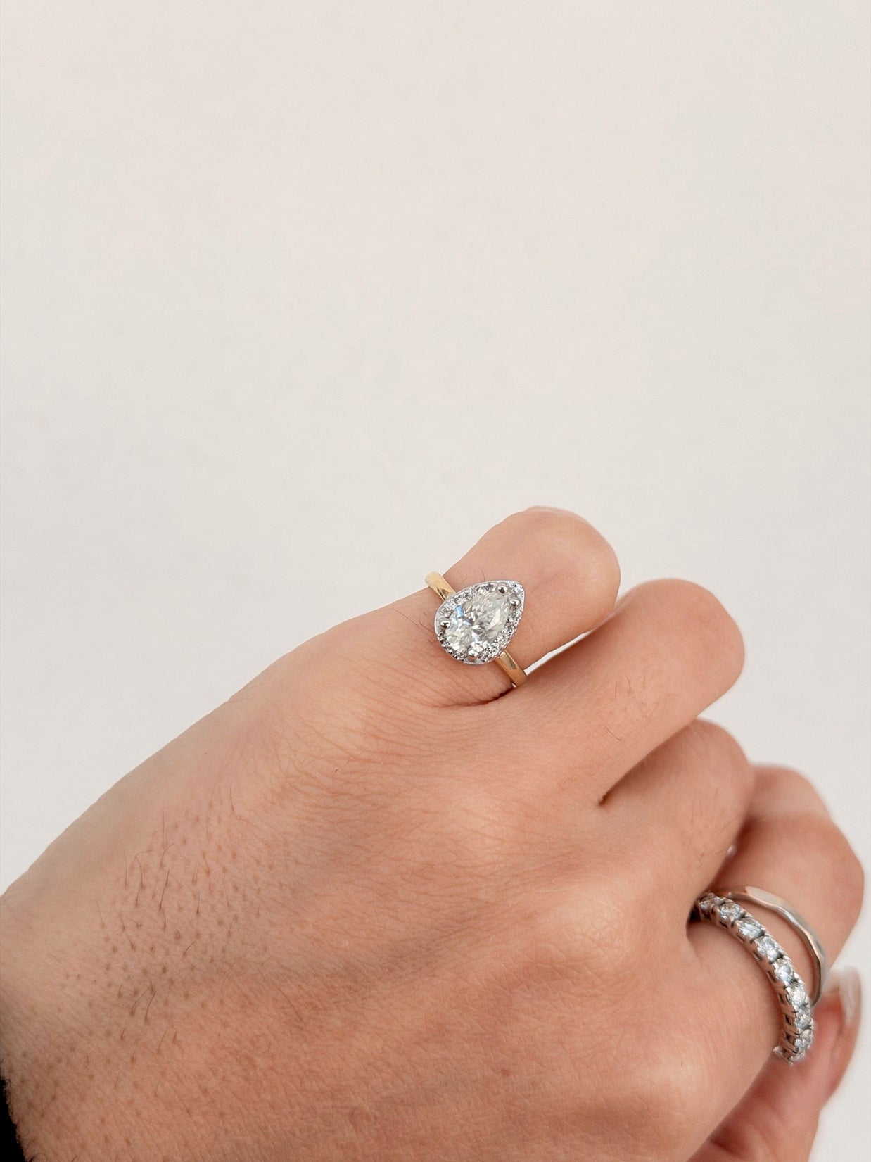 Pinky Ring Gala 1.0ct Corte Pera con Halo - Joyería Fina en Oro Sólido (10k, 14k, 18k) o plata 0.925