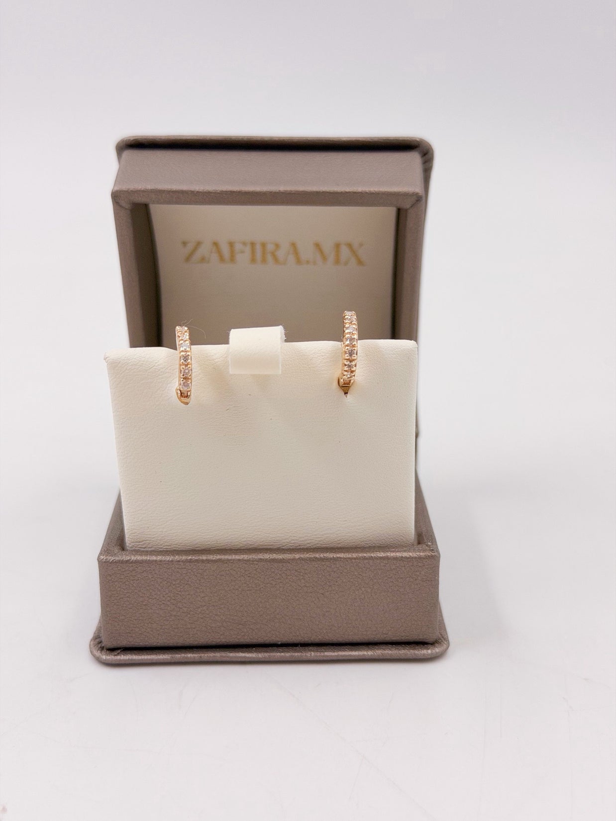 Arete huggies con brillantes - Aretes de Oro (10k, 14k y 18k) y Plata 0.925