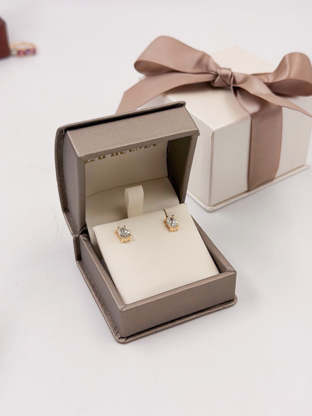 Arete Oval 0.5ct - Aretes de Oro (10k, 14k, 18k) y Piedras Preciosas