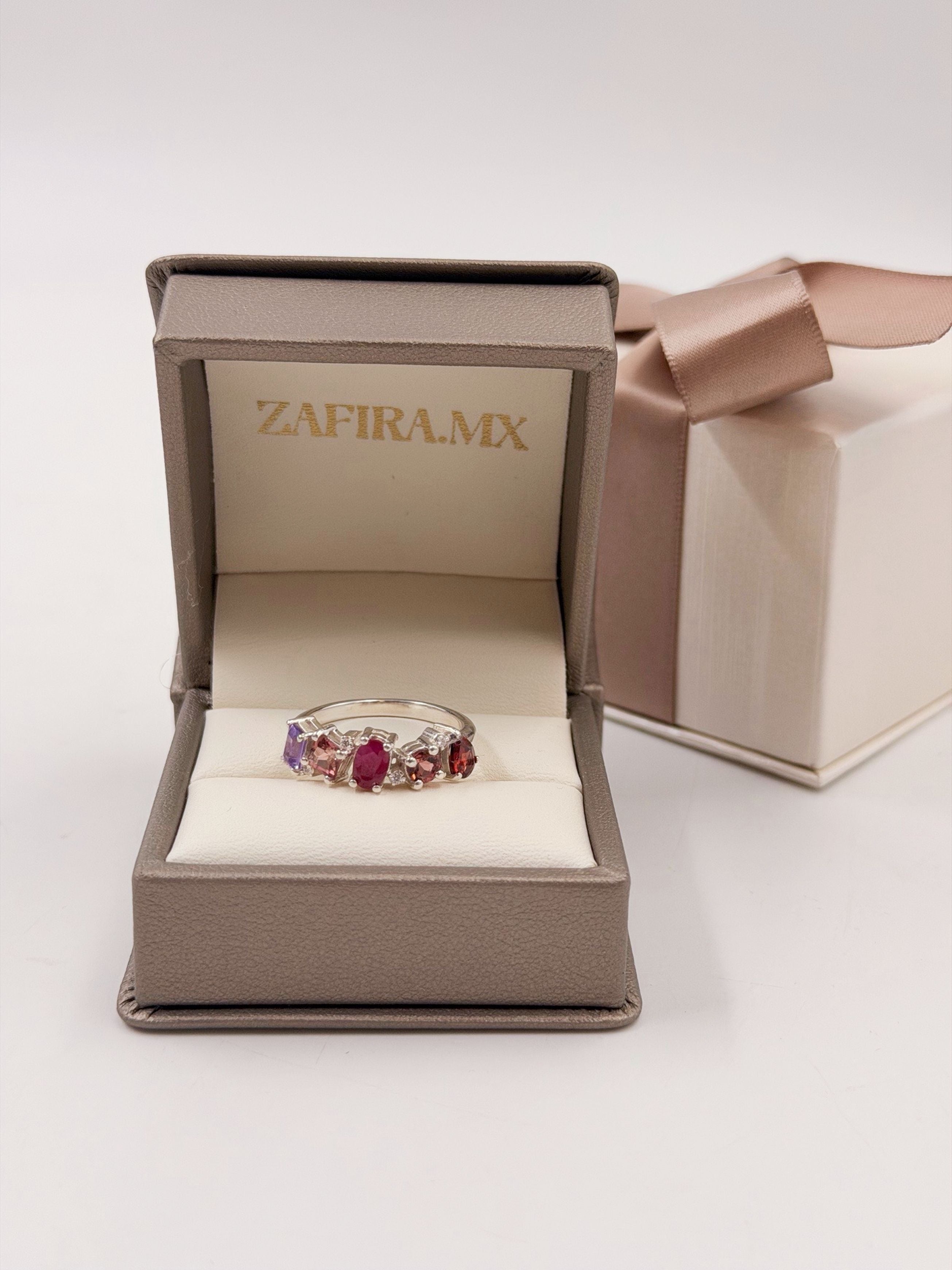 Family Ring 5 piedras Diseño 1 - Anillo Familiar de Oro (10k, 14k, 18k) o Plata 0.925 y Piedras de Nacimiento