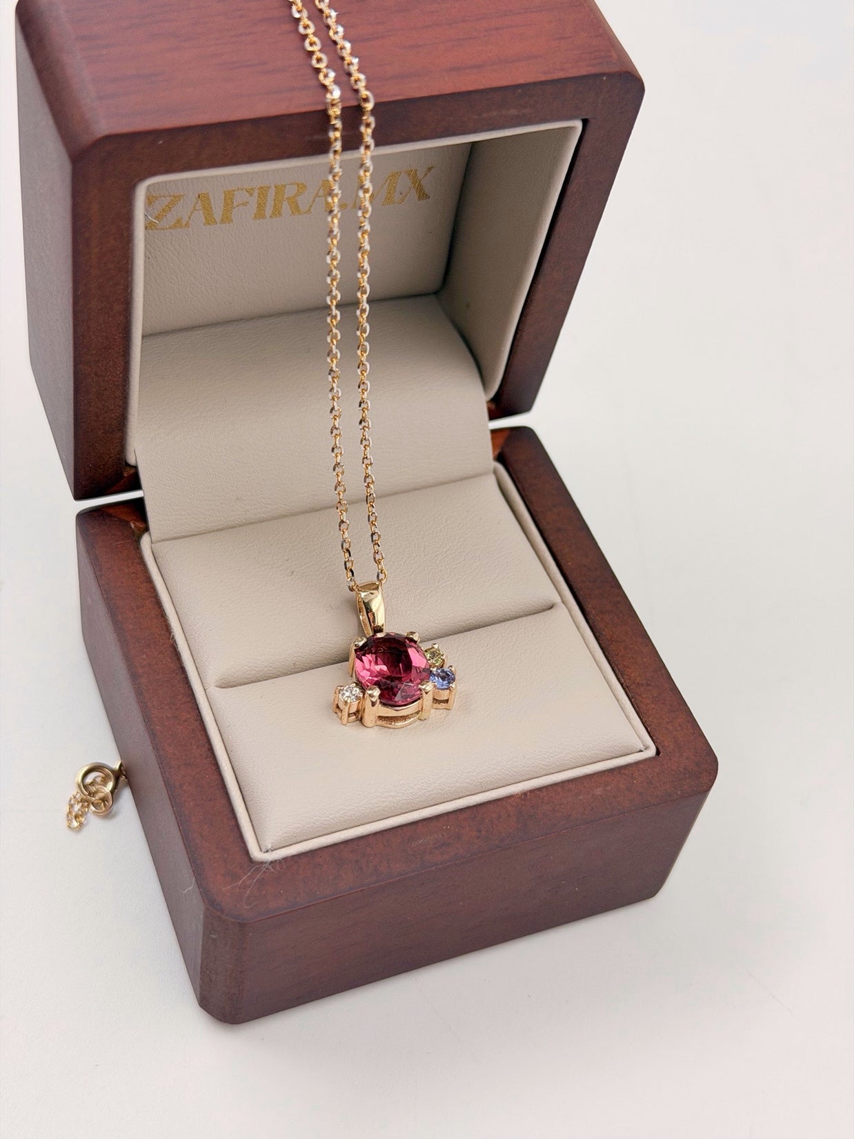 Collar Family 4 Piedras Diseño 1 (Birthstones) - Oro (10k, 14k, 18k) o Plata 0.925 - Joyería Personalizada