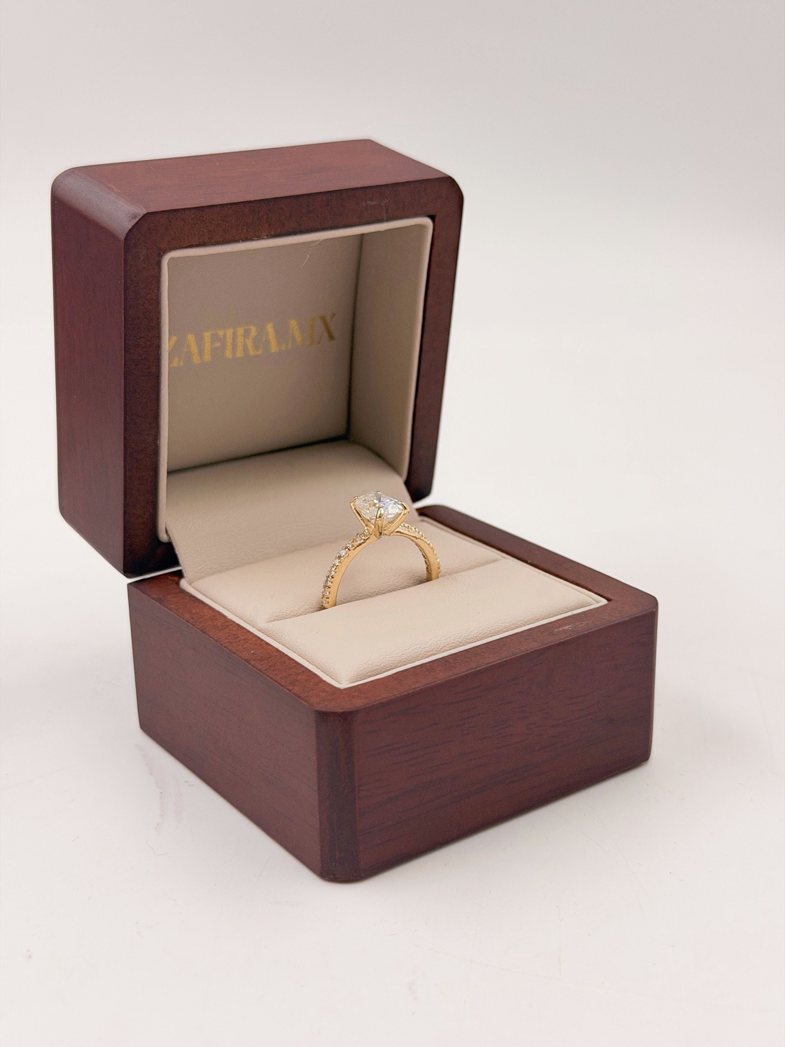 Anillo de Compromiso 1.5ct Oval con media churumbela - Anillo de Compromiso en Oro (10k, 14k, 18k) o Plata 0.925 y Diamante Lab-Grown o Moissanita