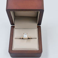 Anillo de Compromiso Astrid 2.5ct Corte ESMERALDA solitario- Anillo de Compromiso en Oro (10k, 14k, 18k) o Plata 0.925 y Diamante Lab-Grown o Moissanita